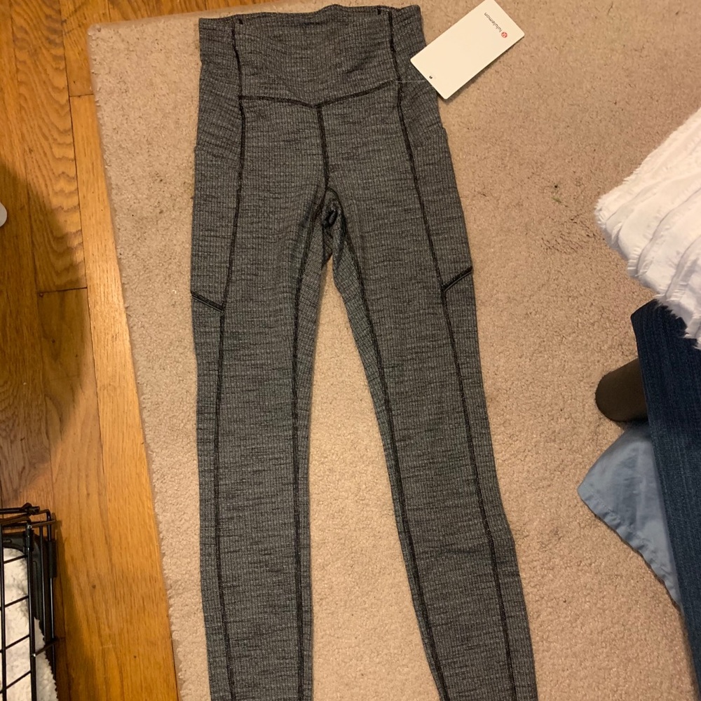 Lululemon speed up MR tight 28”, size 2